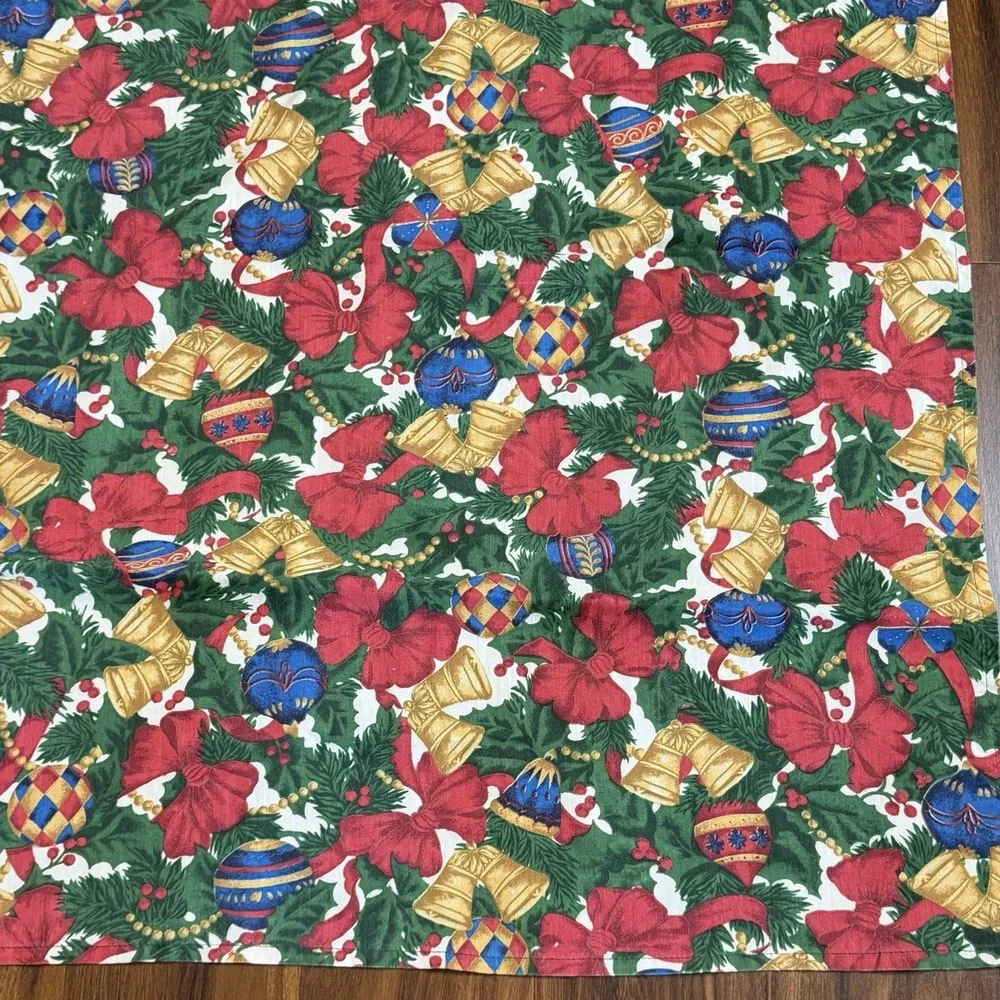 VTG Christmas Tablecloth 60x84 Holiday Bells Ornaments Bows Retro Cabincore‎